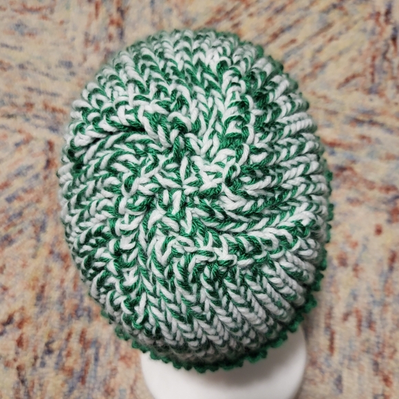 Hand Crafted unisex rib knit winter beanie hat size Adult medium to large - Picture 4 of 7